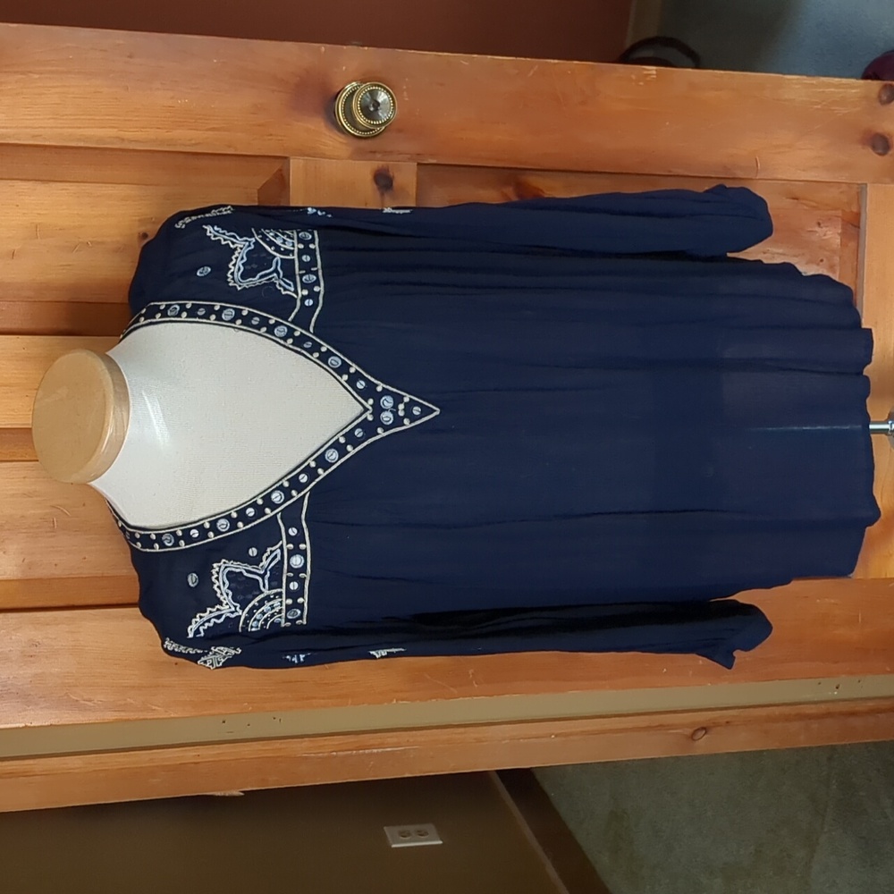 NYGARD* 1X ladies boho tunic style top embroidered navy long sleeve sequin